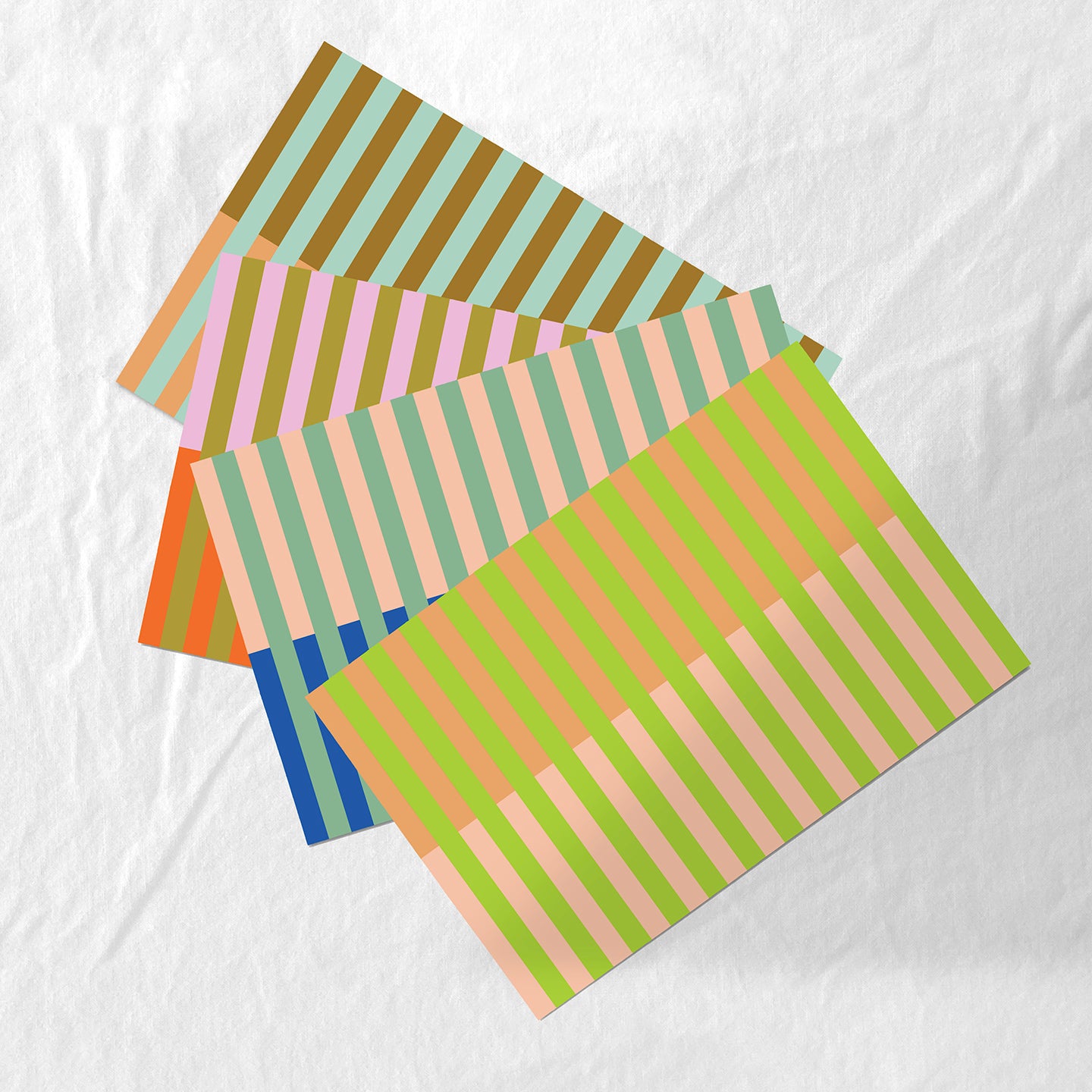 Modern paper placemat set with striped pattern 