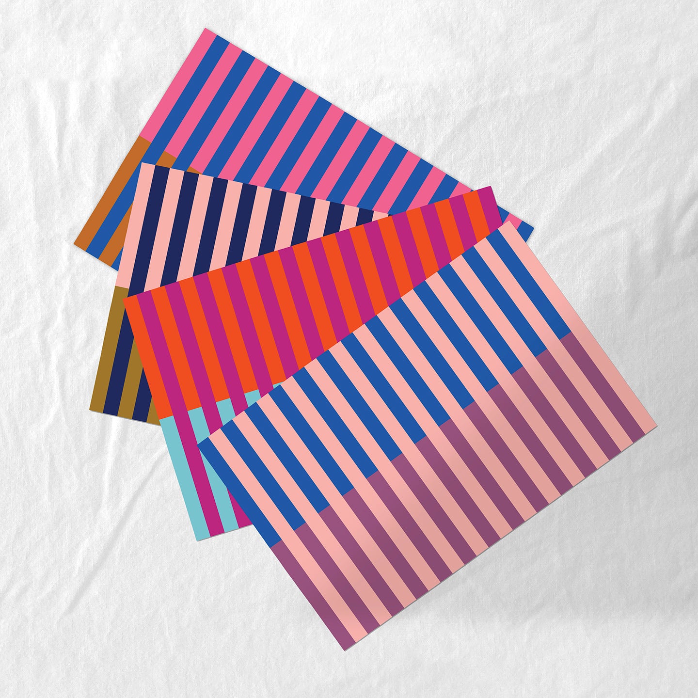 Modern paper placemat set with striped pattern 
